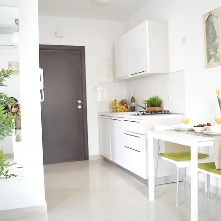 Apartments Villa Alba Porec Exterior photo